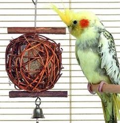 Karlie игрушка для птиц мяч из прутьев с колокольчиком
