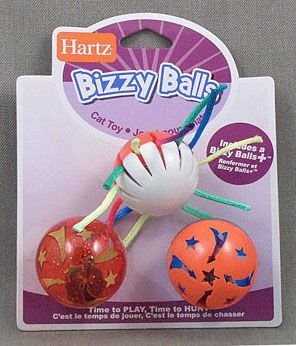 Hartz игрушка - три шарика с колокольчиком, пластик; bizzy balls cat toy 3 pack